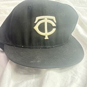 Vintage Twins TC Baseball Cap Fitted Hat New Era 59FIFTY Black Size 7 3/8